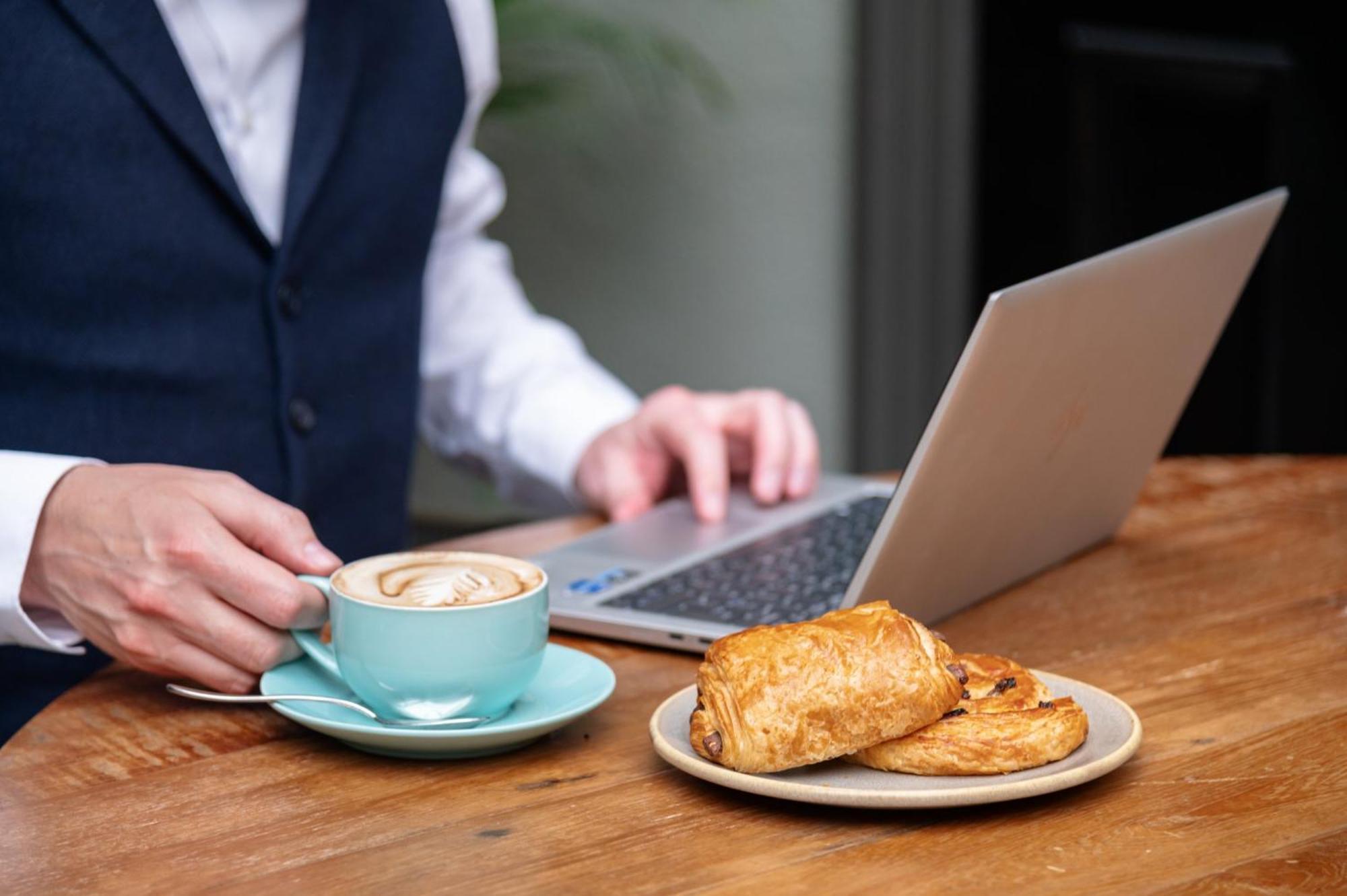 Kimpton Charlotte Square By Ihg Hotel EDI Exterior photo A coffee shop in London