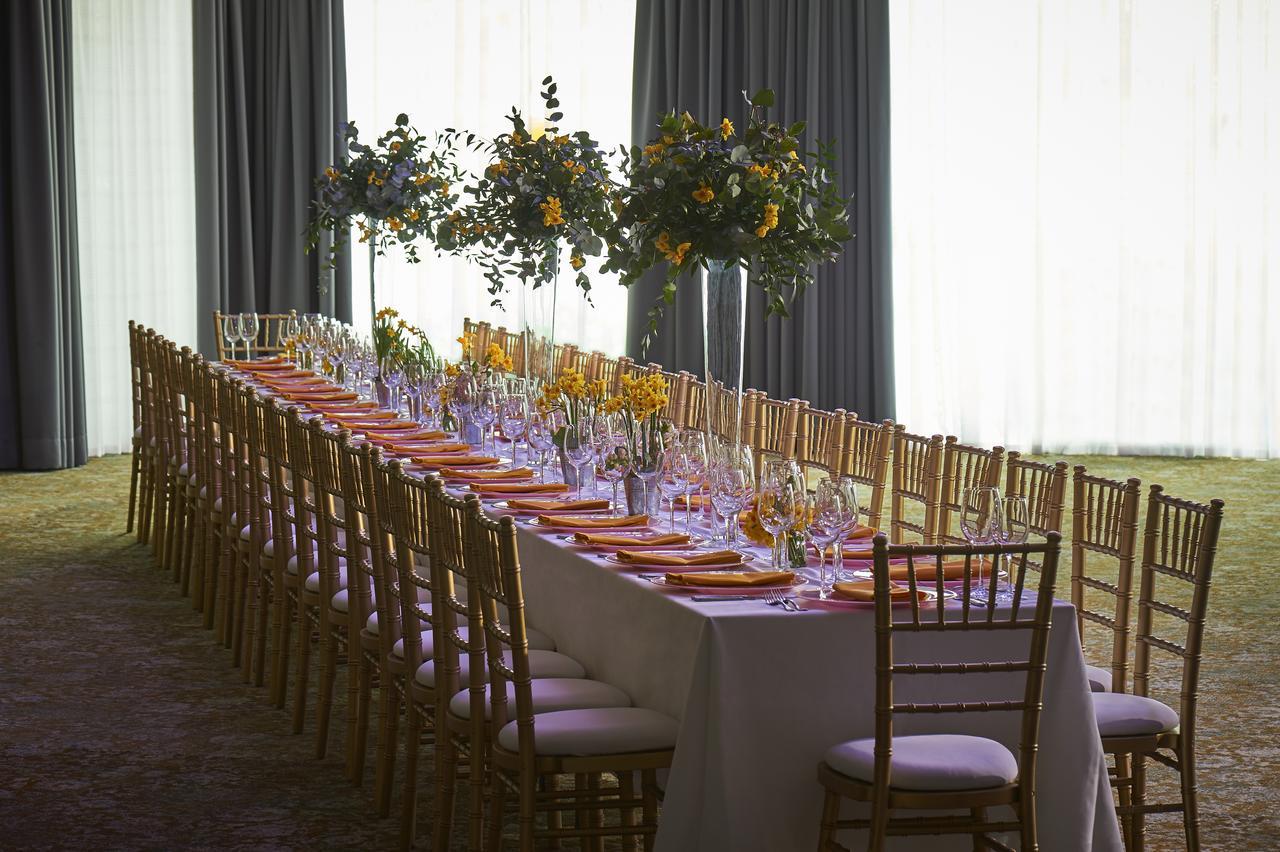 Kimpton Charlotte Square By Ihg Hotel EDI Exterior photo Chivari chairs at a wedding reception